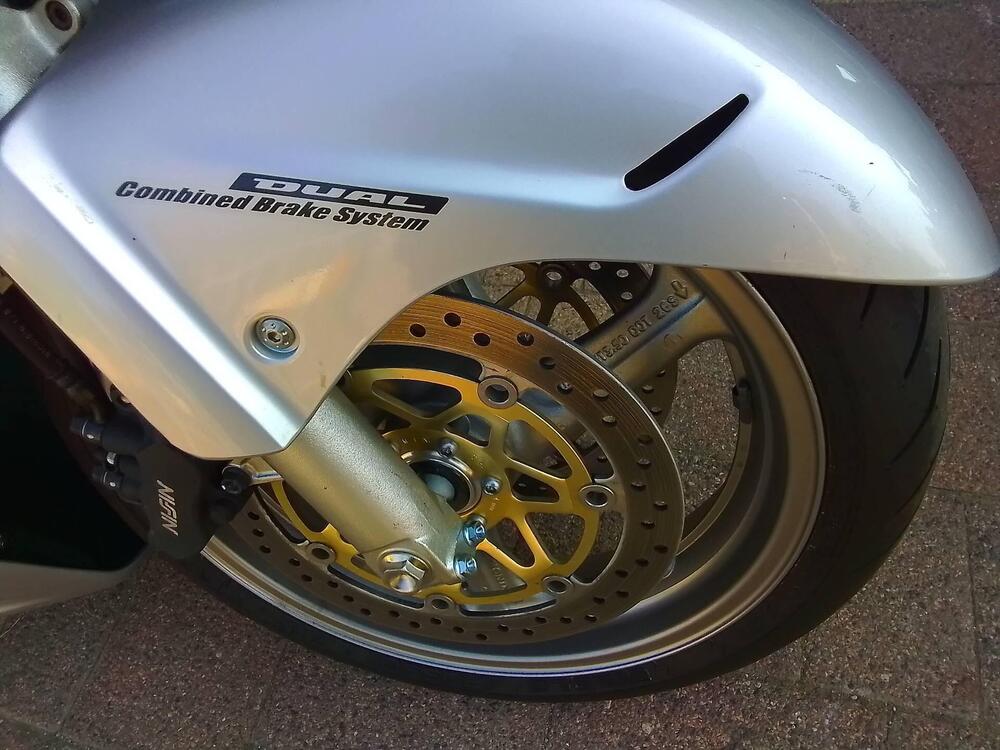 Honda CBR 1100 XX  (2001 - 06) (7)