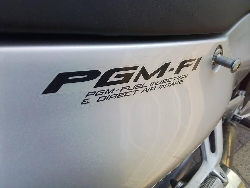 Honda CBR 1100 XX  (2001 - 06) (8)