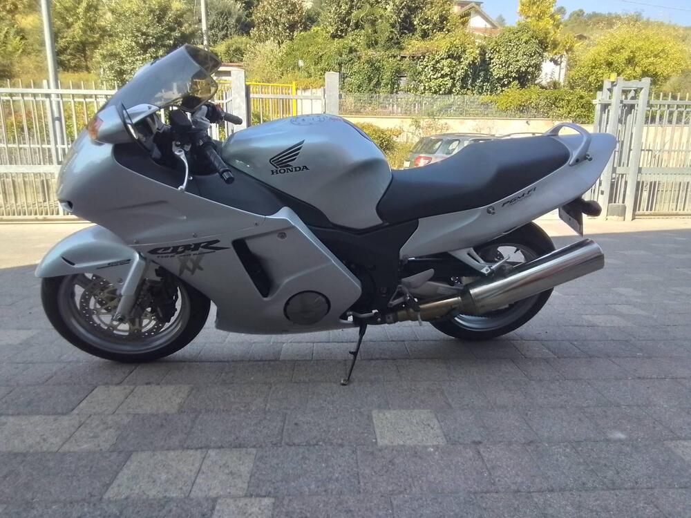Honda CBR 1100 XX  (2001 - 06) (11)