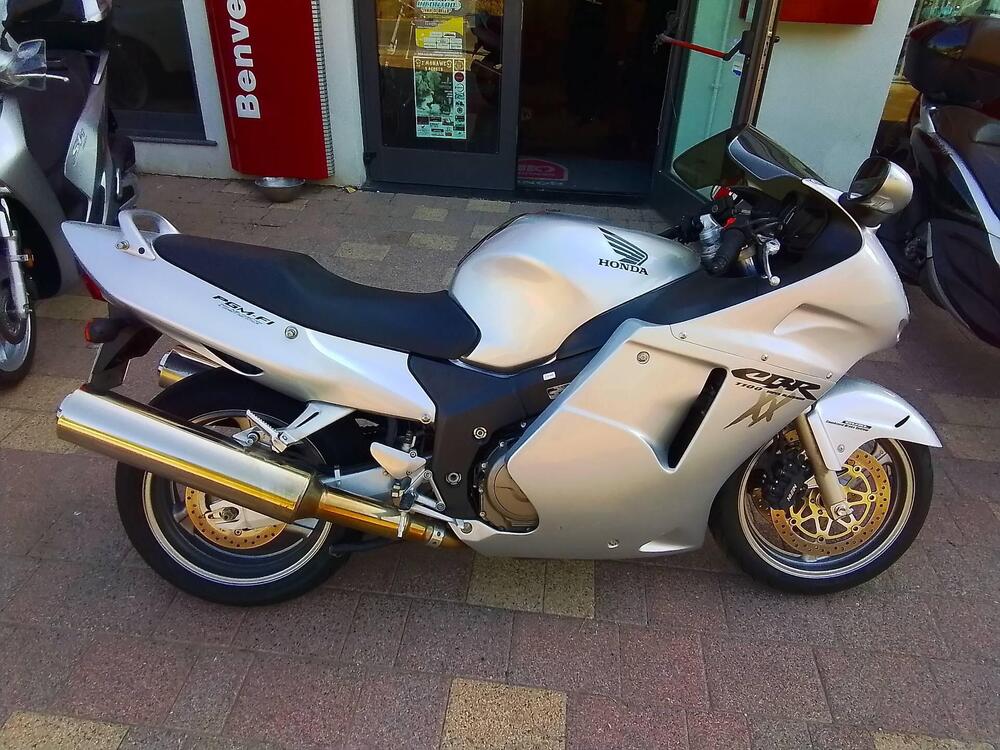 Honda CBR 1100 XX  (2001 - 06) (16)