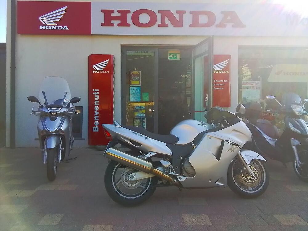 Honda CBR 1100 XX  (2001 - 06) (17)