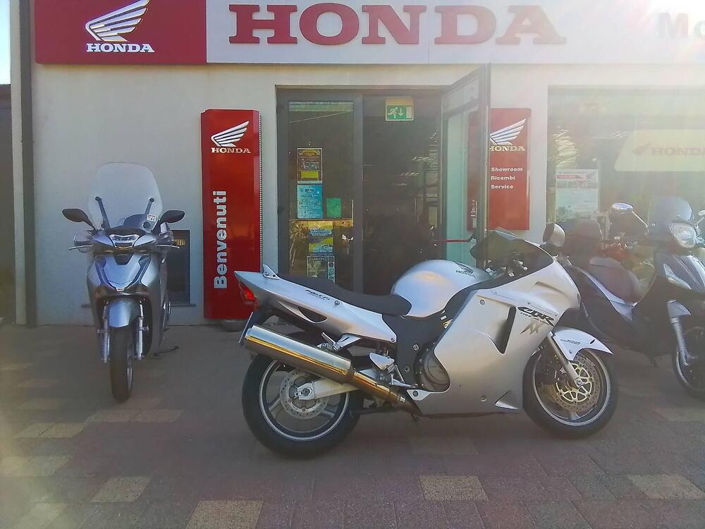 Honda CBR 1100 XX  (2001 - 06) (18)