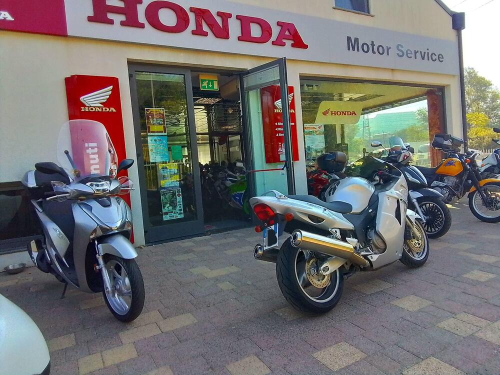 Honda CBR 1100 XX  (2001 - 06) (19)