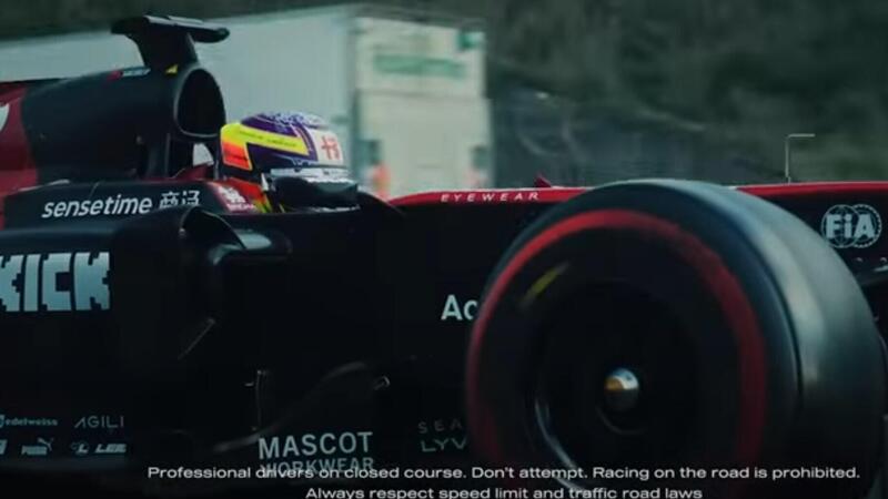 Alfa Romeo di Formula 1 in autostrada, vista da vicino [VIDEO]