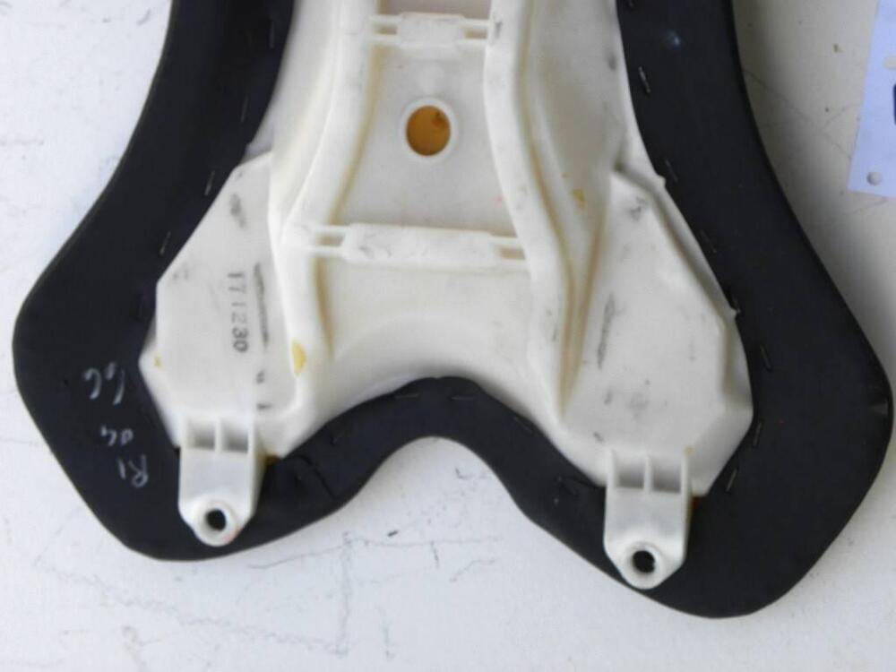 Sella conducente Yamaha YZF R1 (7)