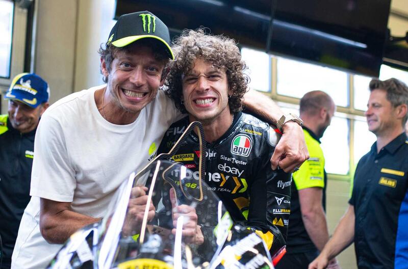 [VIDEO] MotoGP 2023. &Egrave; ufficiale: Marco Bezzecchi resta con Mooney VR46 Racing Team anche nel 2024!