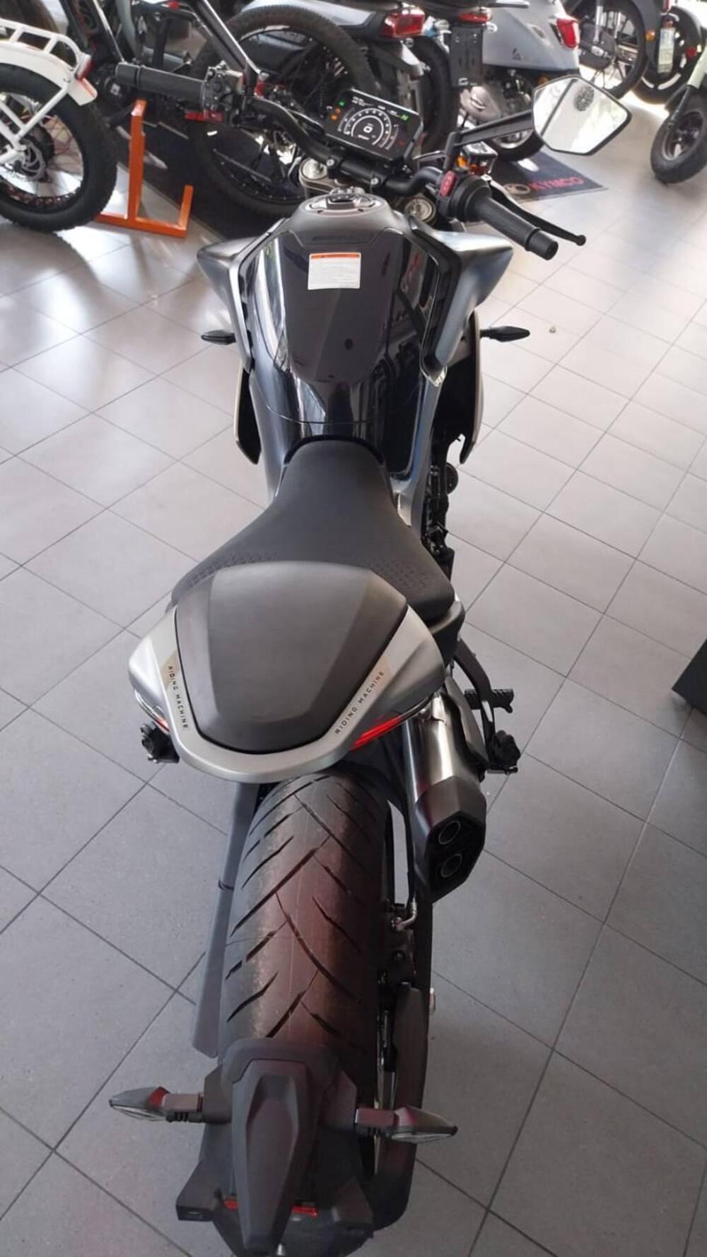 CFMOTO 800NK Sport (2023 - 25) (4)