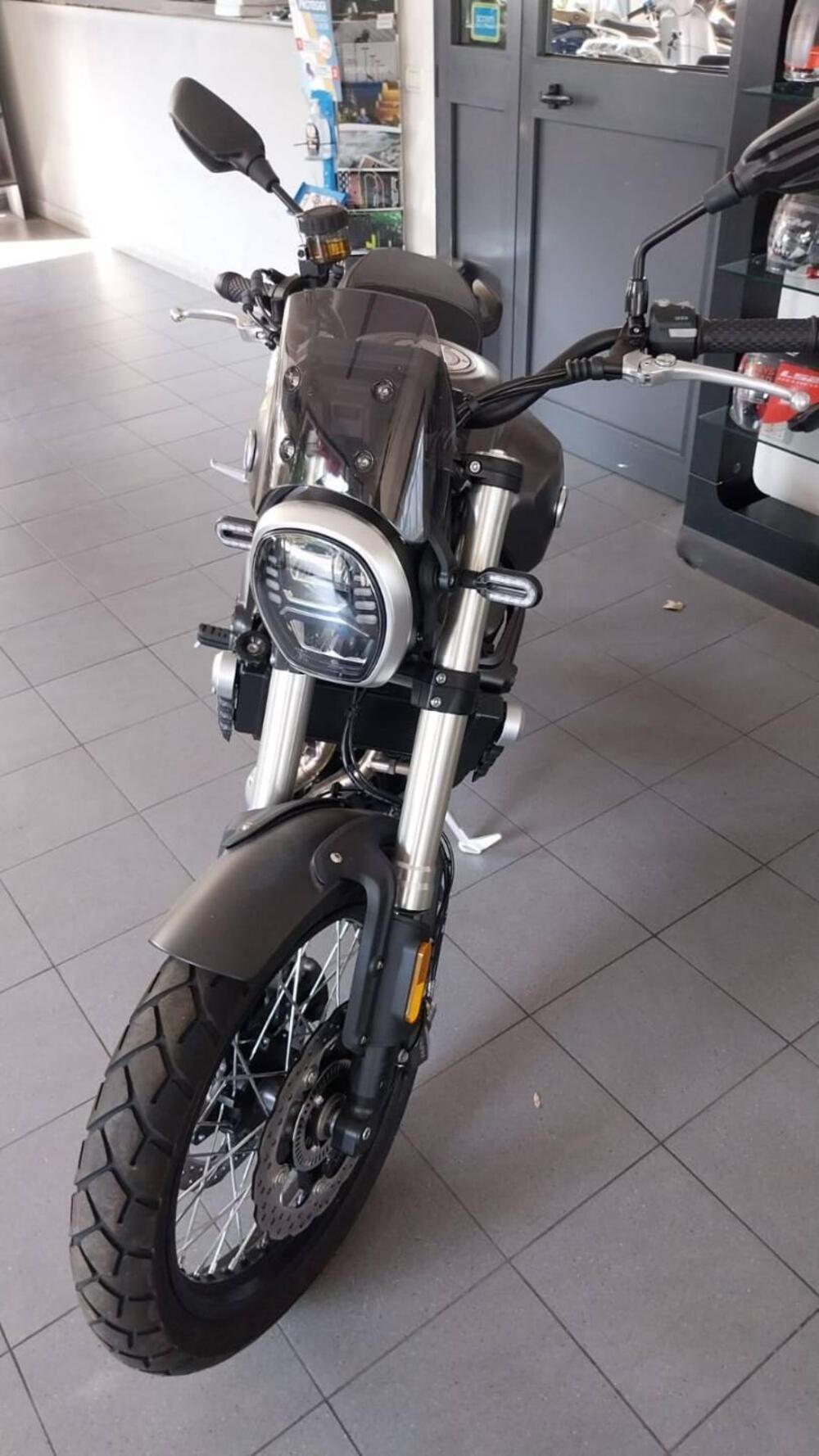 Voge Trofeo 525ACX Scrambler (2023 - 25) (2)