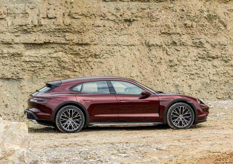 Porsche Taycan Cross Turismo (22)