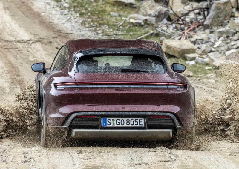 Porsche Taycan Cross Turismo (24)