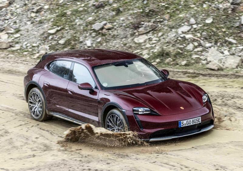 Porsche Taycan Cross Turismo (19)