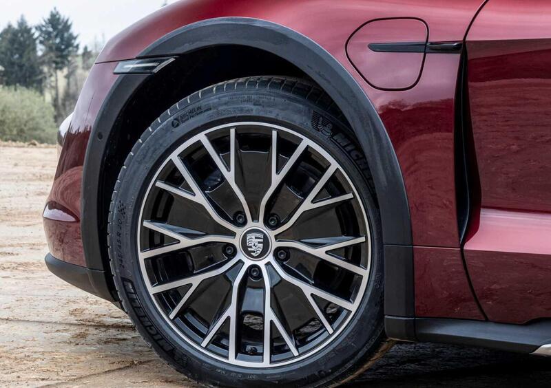 Porsche Taycan Cross Turismo (31)
