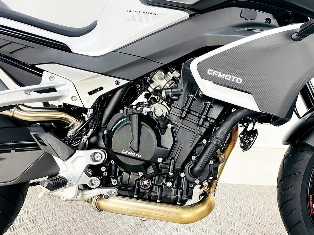 CFMOTO 800NK Advanced (2023 - 25) (9)