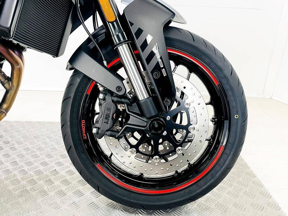 CFMOTO 800NK Advanced (2023 - 25) (14)