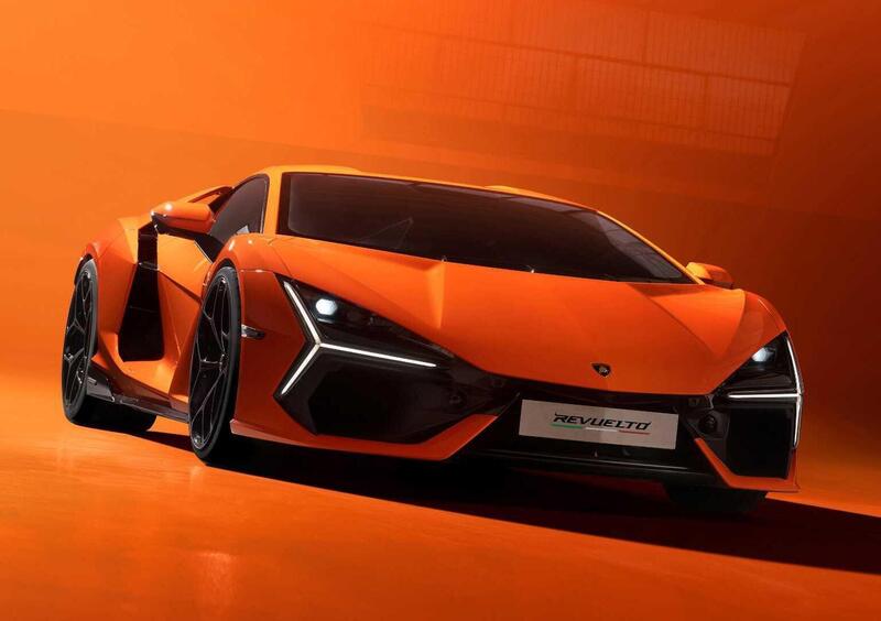 Lamborghini Revuelto (2023-->>) (2)