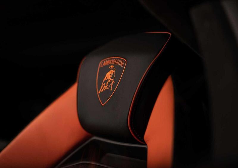 Lamborghini Revuelto (2023-->>) (23)