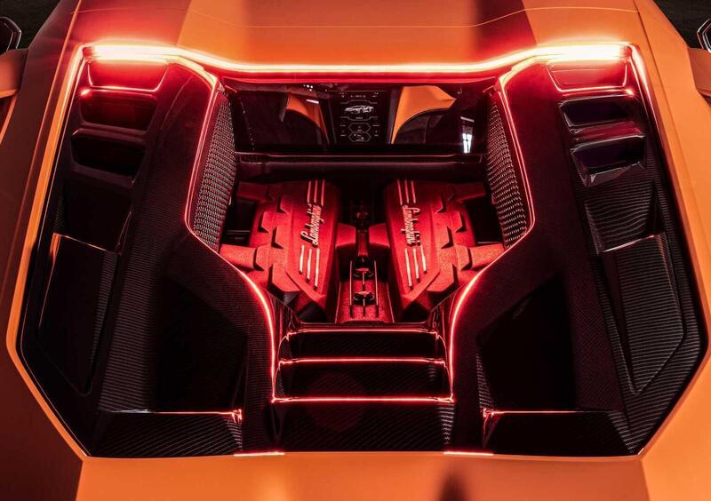 Lamborghini Revuelto (2023-->>) (18)