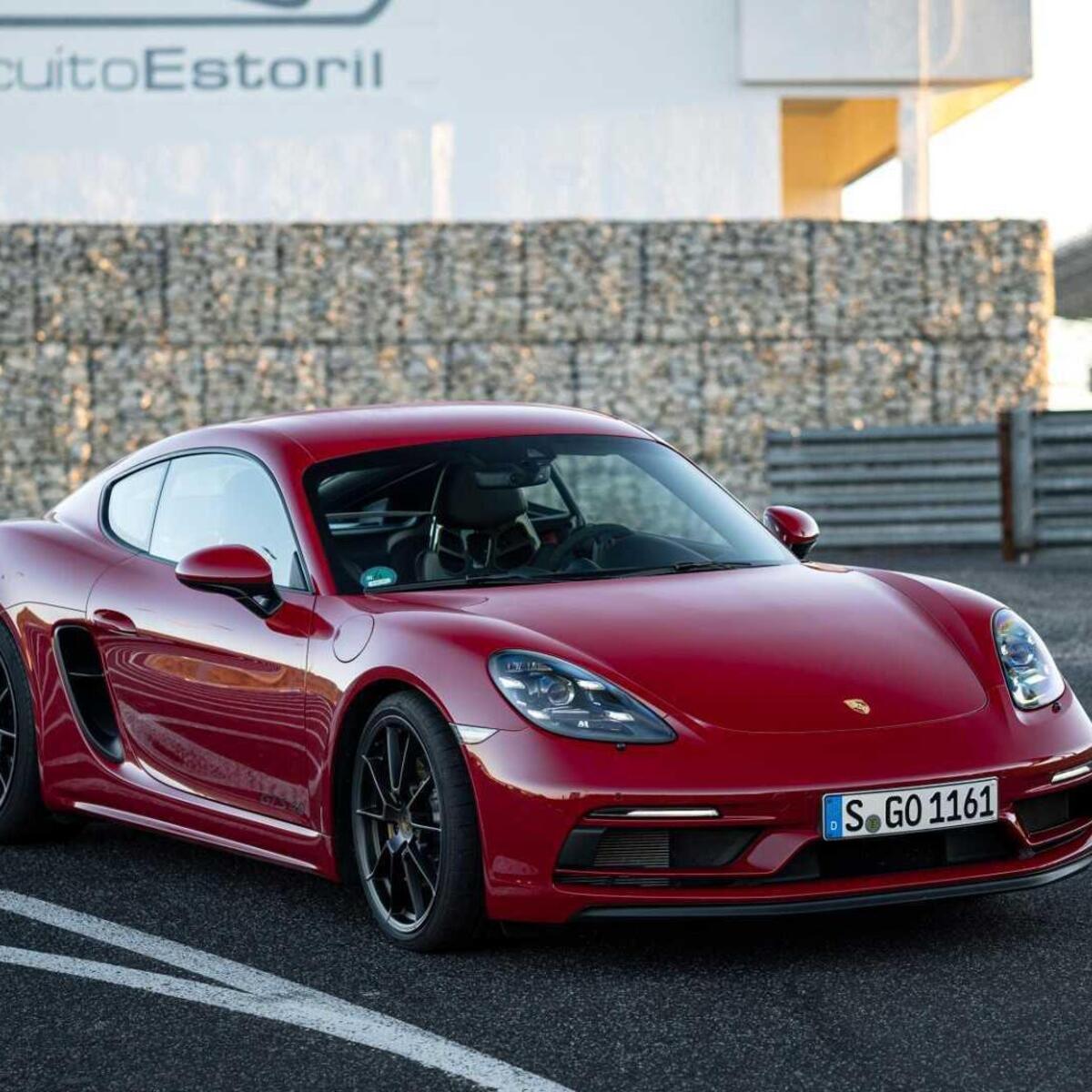 Porsche 718 Cayman 