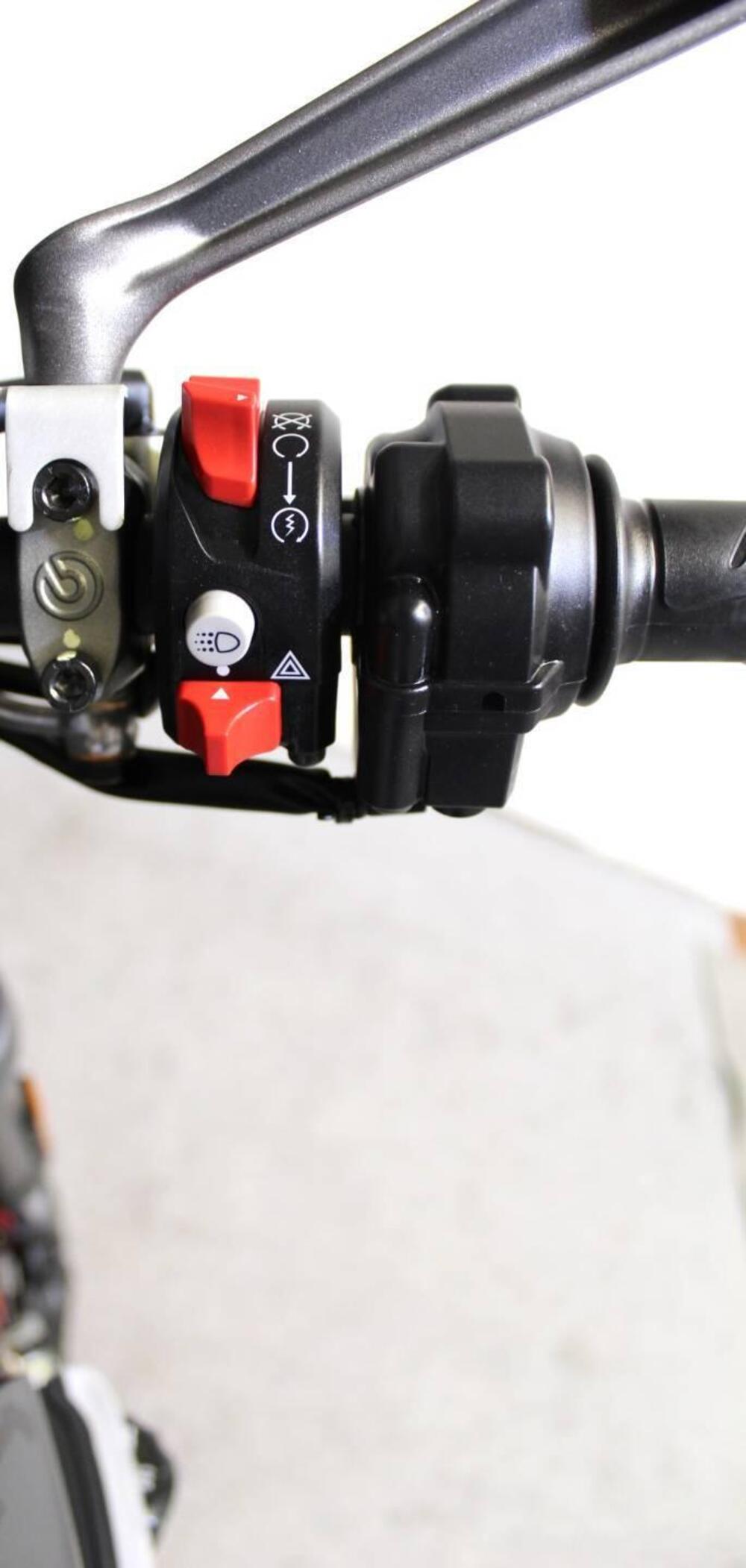 Ducati Monster 937 + (2021 - 25) (12)