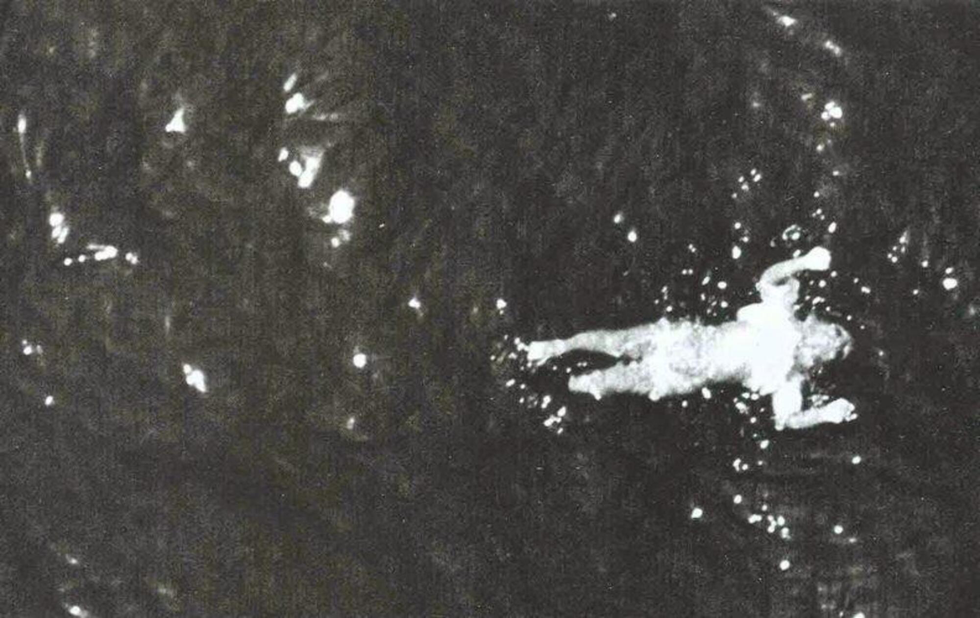 La foto di uno dei corpi ritrovato in mare
