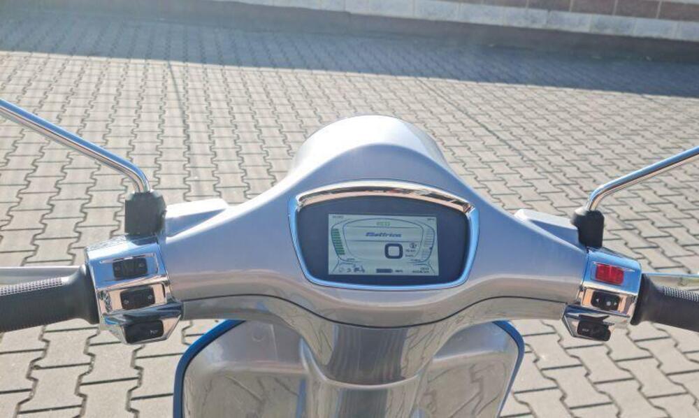 Piaggio Vespa 50 HP 4M (7)