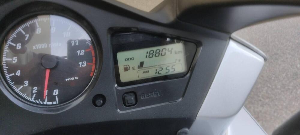 Honda VFR 800 (2002 - 05) (4)