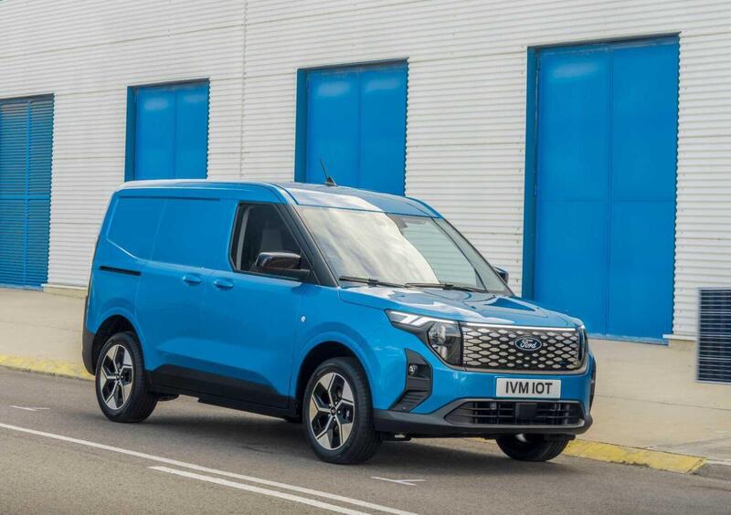Ford Transit Courier  (2023-23) (2)