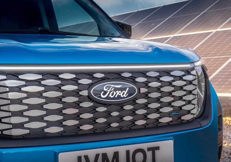 Ford Transit Courier  (2023-23) (15)