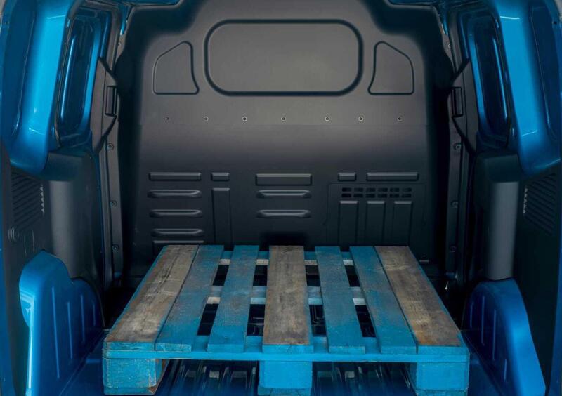Ford Transit Courier  (2023-23) (11)
