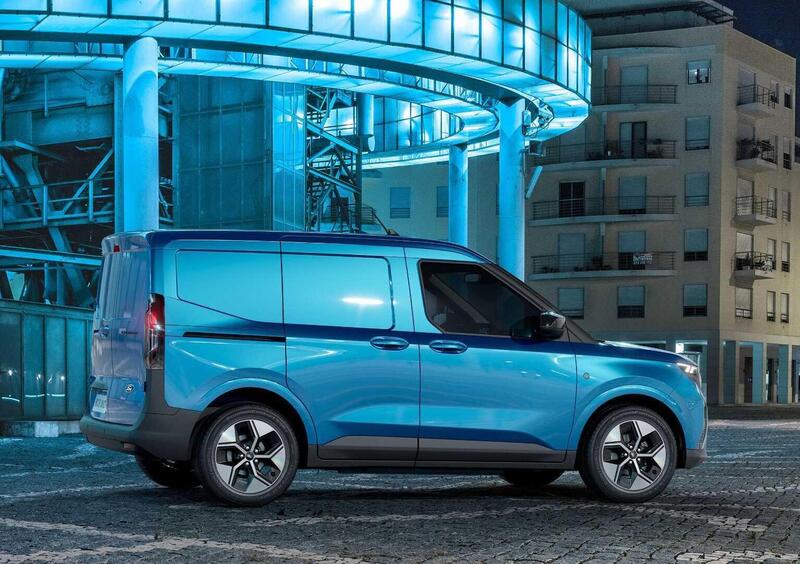 Ford Transit Courier  (2023-23) (3)