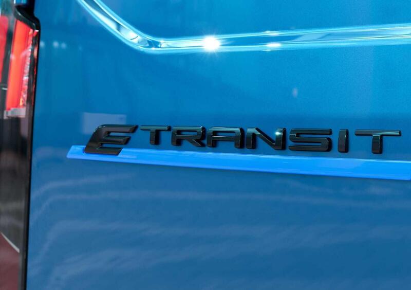 Ford Transit Courier  (2023-23) (18)