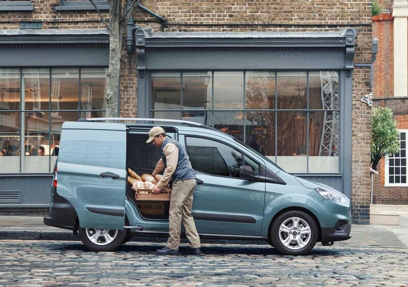 Ford Transit Courier (2014-23) (7)