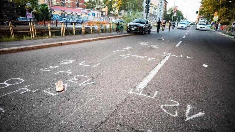 Milano. Ciclista 55enne investita lungo il Naviglio, lotta per la vita. Per il ministro Salvini la citt&agrave; non &egrave; adatta alle bici