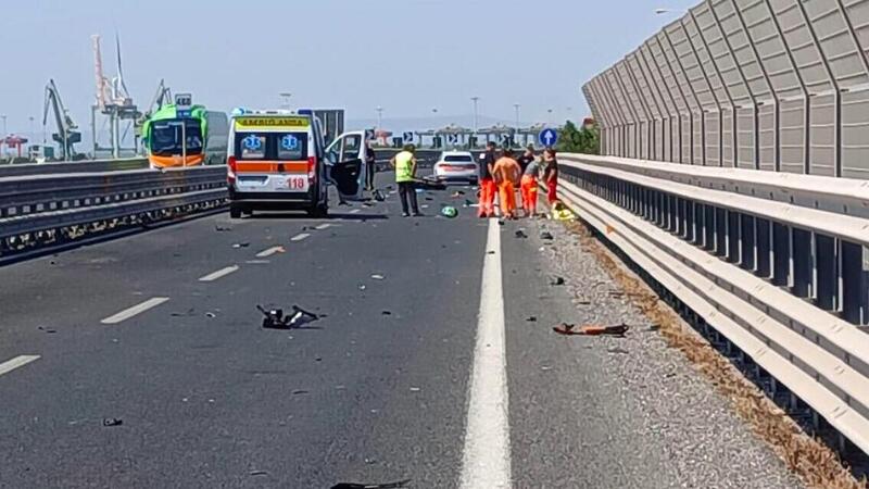 Taranto, incidente mortale sulla statale 106. Un motociclista &egrave; rimasto decapitato