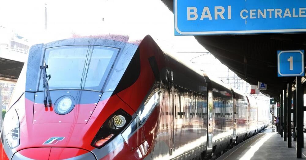 L&rsquo;Elkann al contrario (e doppio): il viaggio della speranza in treno dalla Puglia a Milano, cronache del dopo Albania