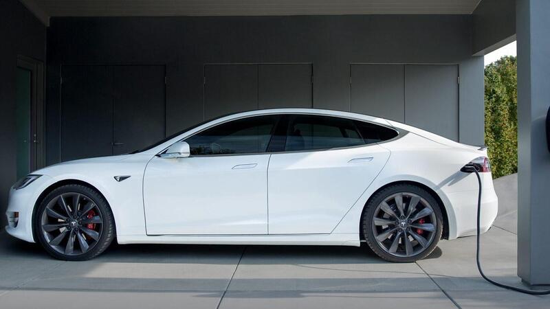 Tesla lancia le funzioni in-app per il Wall Connector 