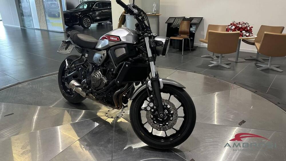Yamaha XSR 700 (2021) (4)