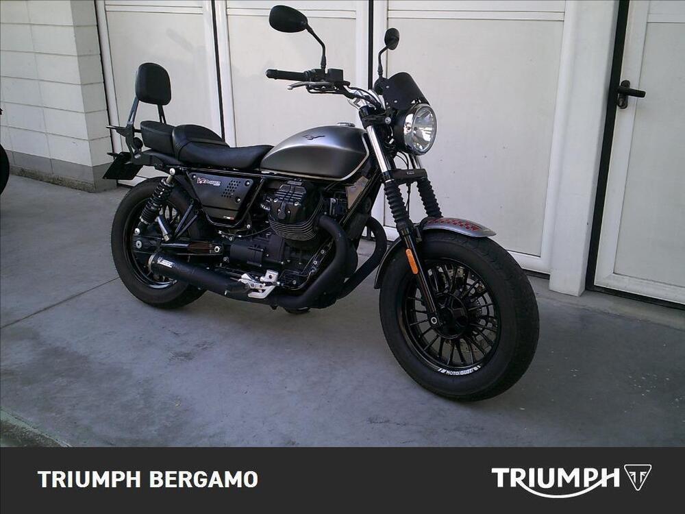 Moto Guzzi V9 Bobber (2016 - 18) (2)