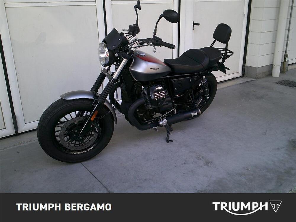 Moto Guzzi V9 Bobber (2016 - 18) (3)