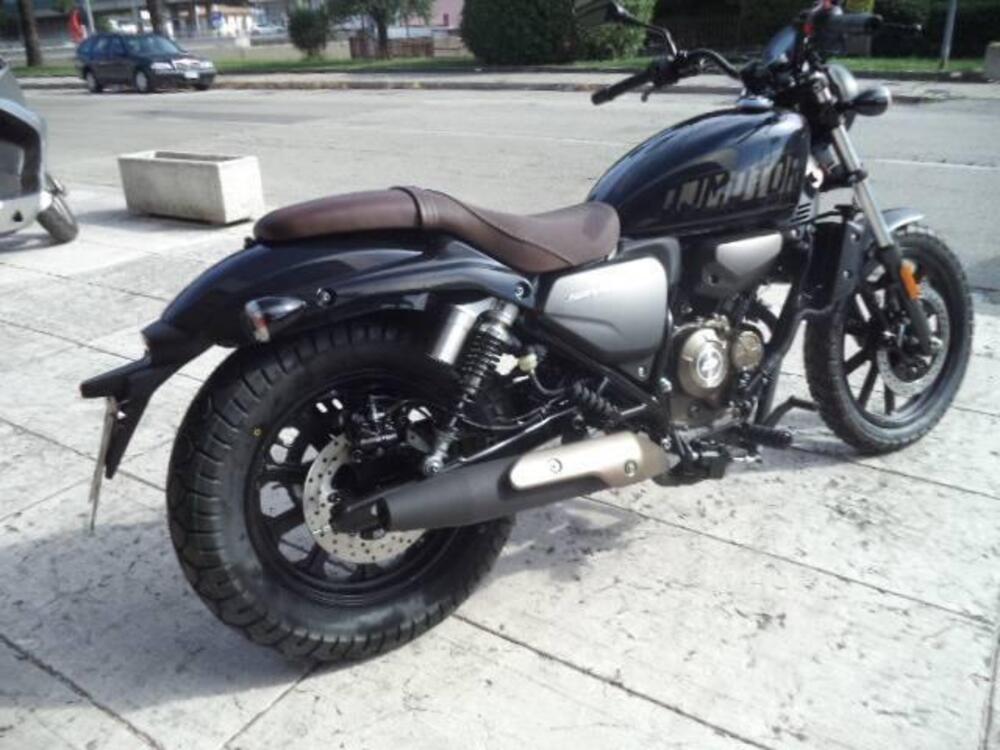 QJ Motor SRV 125 (2023 - 24) (5)