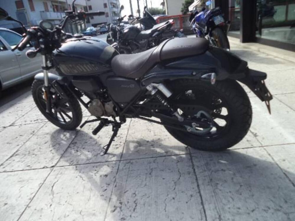 QJ Motor SRV 125 (2023 - 24) (6)