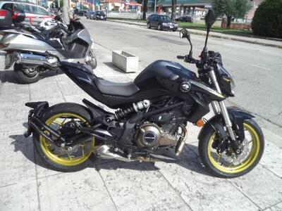 QJ Motor SRK 400 (2023 - 25) nuova