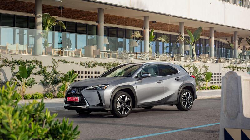 Maxi sconto Lexus, per UX Hybrid 9.500 euro