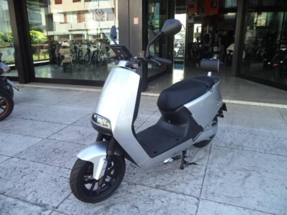 Yadea G5S (2022 - 25) (2)