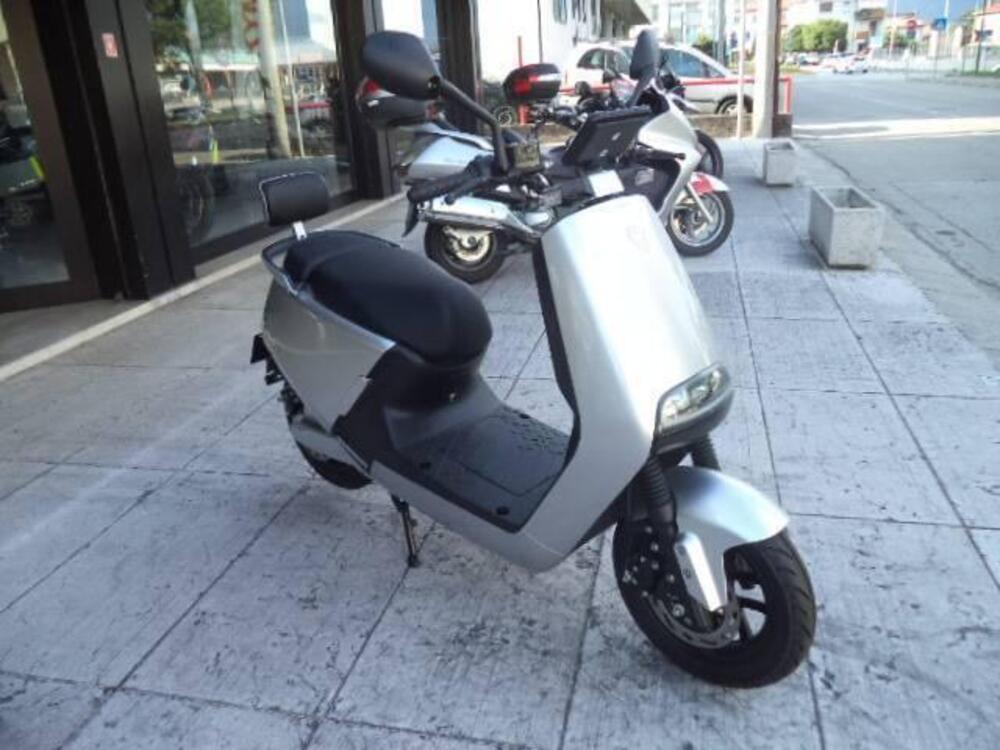 Yadea G5S (2022 - 25) (5)