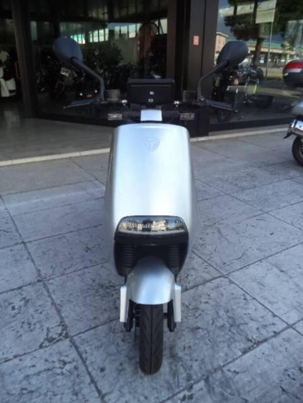 Yadea G5S (2022 - 25) (8)