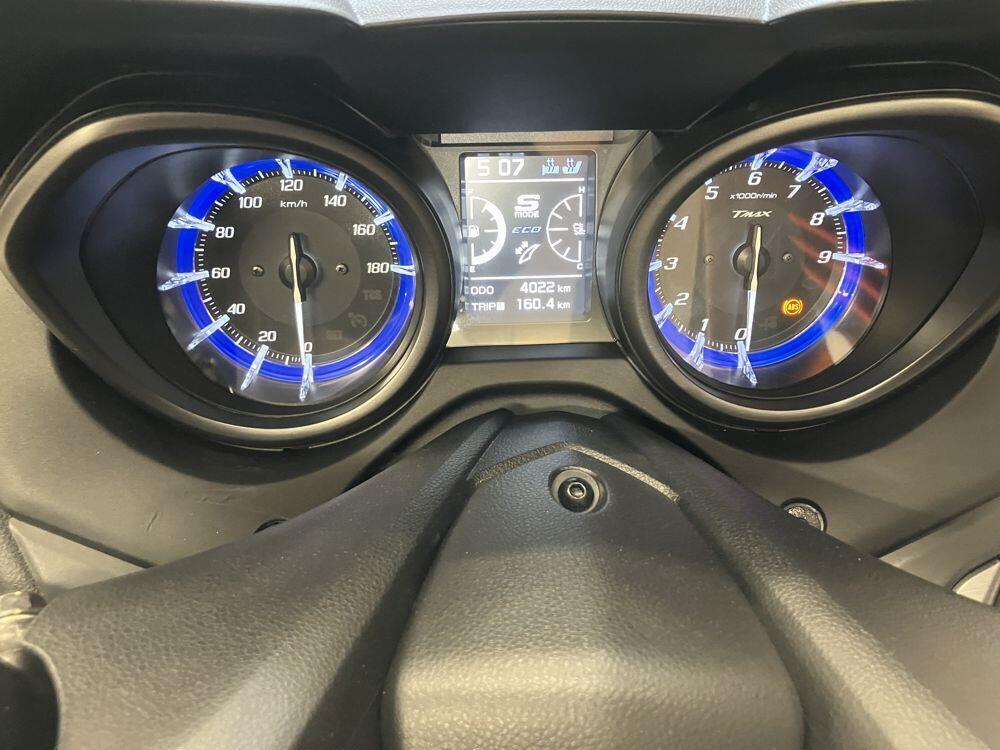 Yamaha T-Max 560 20° anniversario (2021) (2)