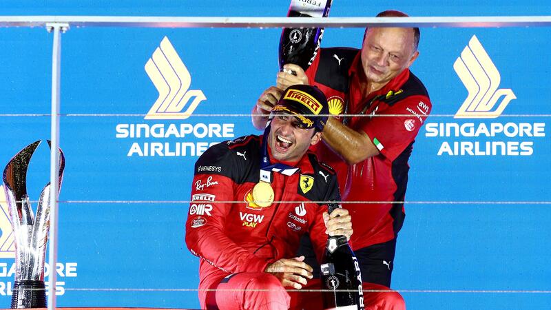 F1. GP Singapore 2023: capolavoro di Sainz che vince la gara