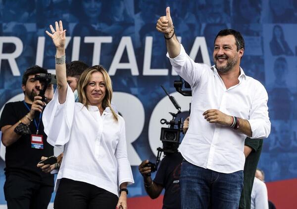 Ieri abbiamo capito la differenza tra Meloni e Salvini: a Lampedusa un leader europeo, a Pontida il solito leghista