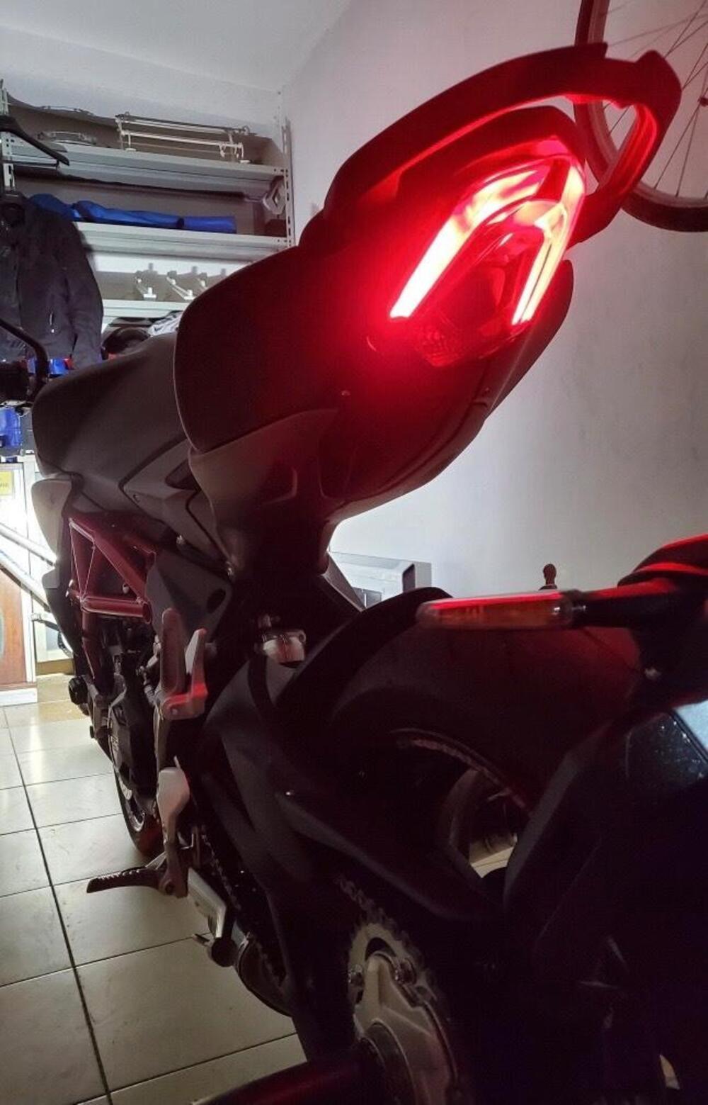 MV Agusta Brutale 800 EAS ABS (2016 - 19) (2)